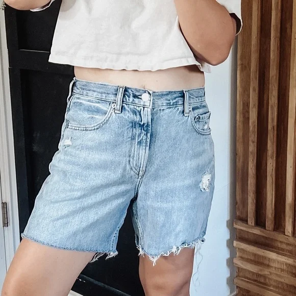 EVERLANE The relaxed Denim Short. Size 28 - Picture 11 of 11